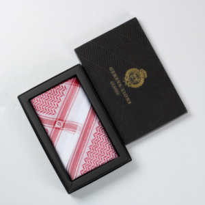 شماغ جينيفا ليونز أحمر كلاسيك بخامة فاخرة ونقشة تقليدية